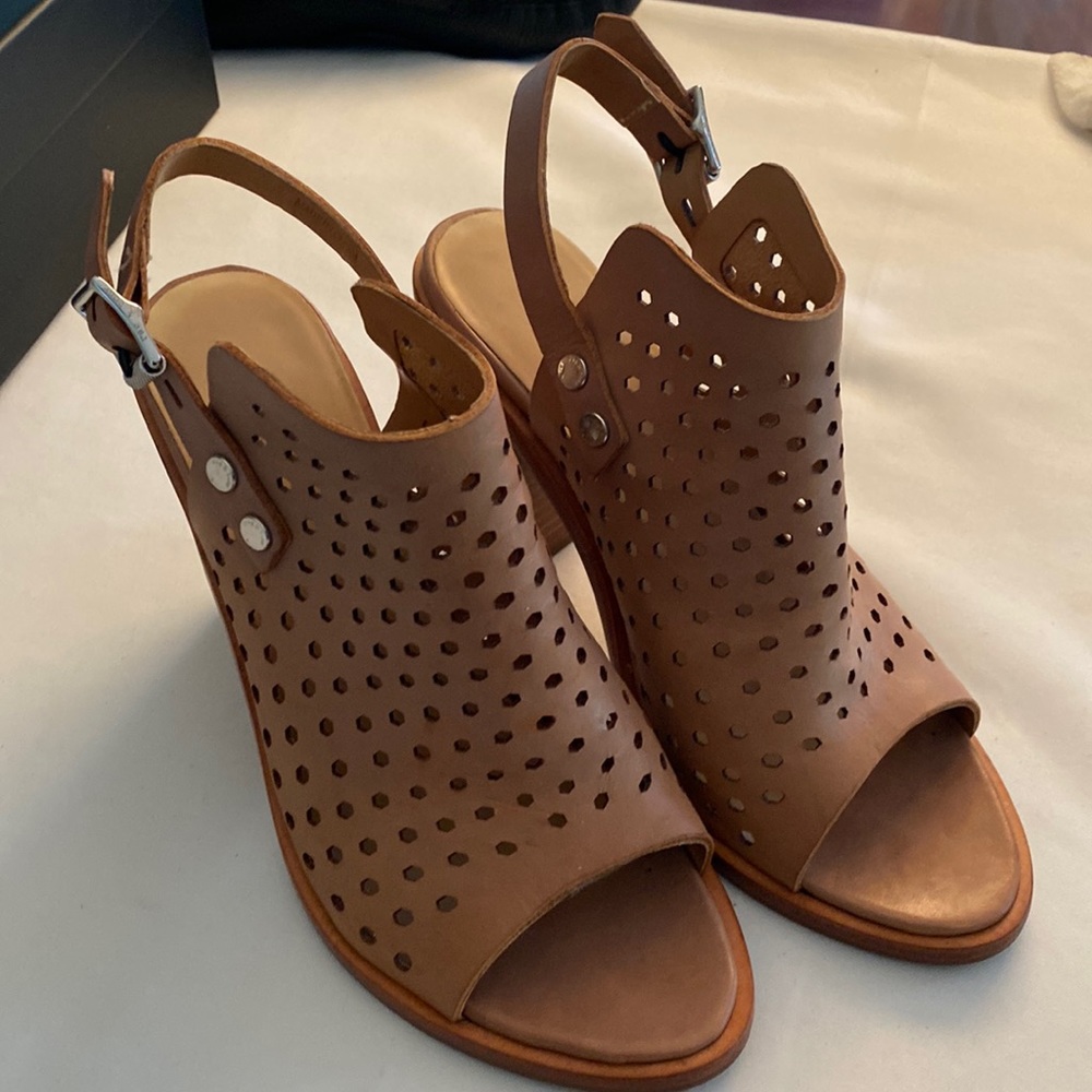 Ladies shoes